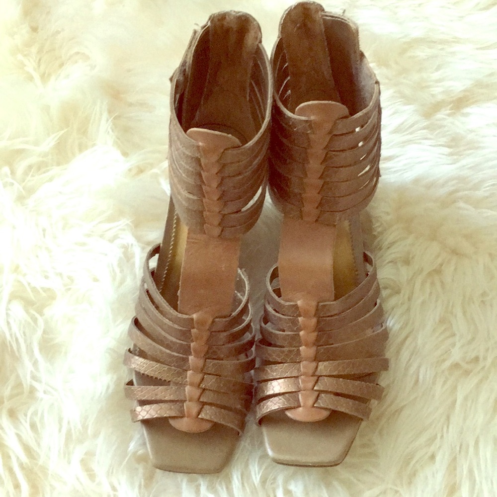 Report wedge shoes